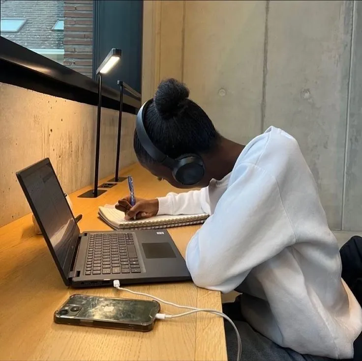 Expert-led instruction